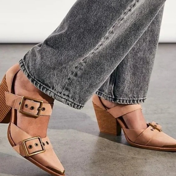 Free People x Jeffrey Campbell Nude Leather Strappy Block Heel Booties Size 8 - Picture 1 of 13